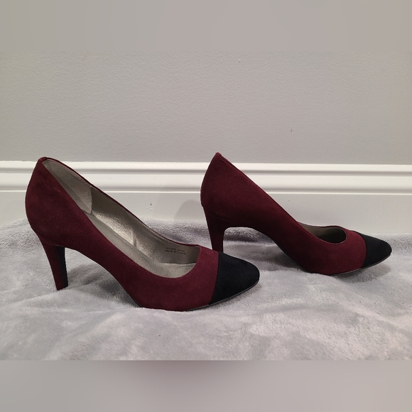 Tahari Ryan Suede Shoes size 8 - Picture 1 of 3